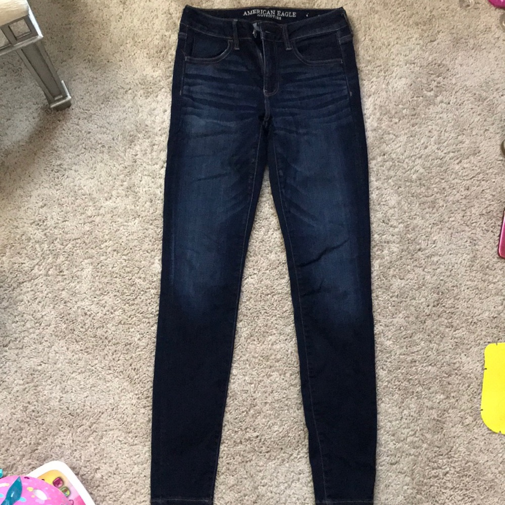 Like new American Eagle Jeans - 6 long